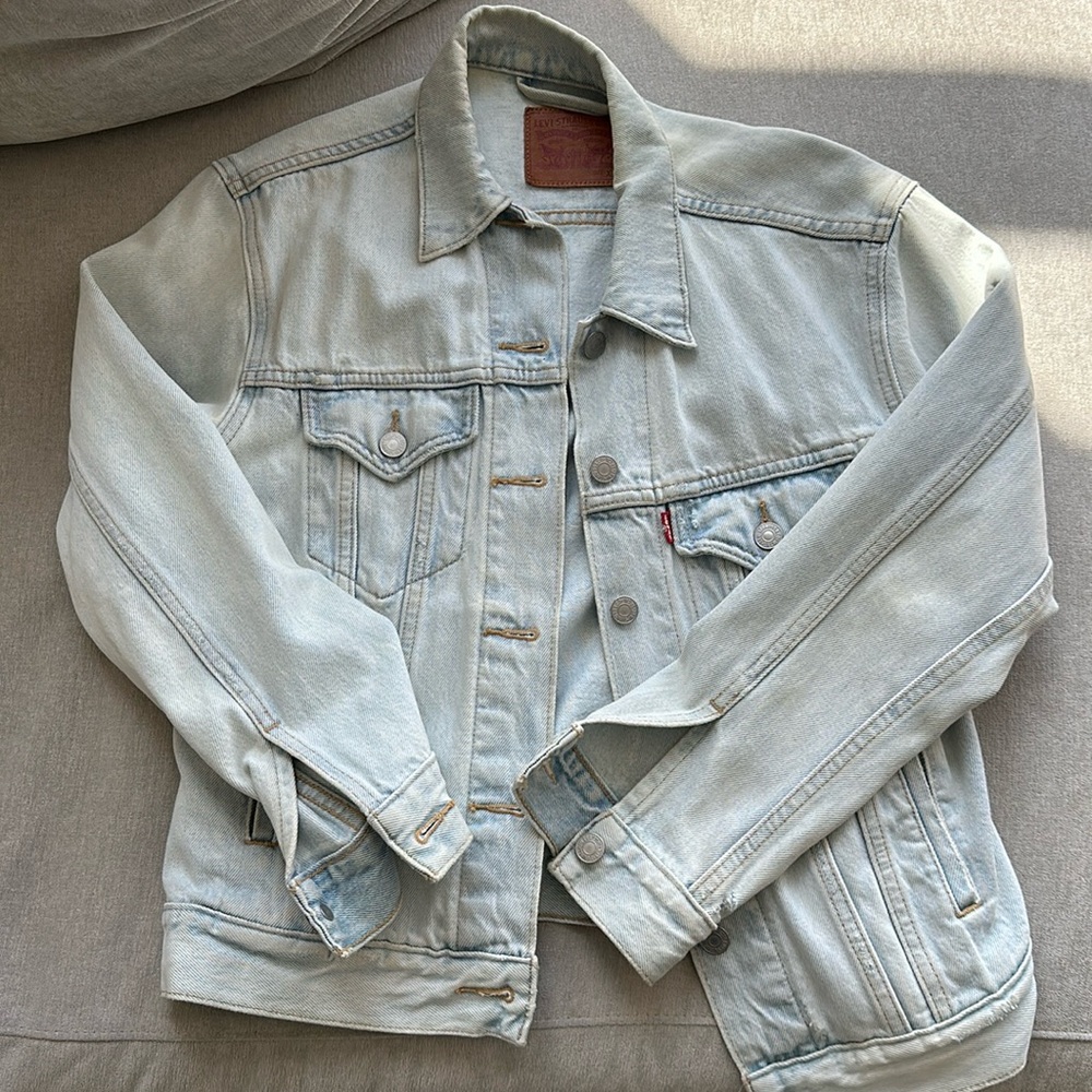 LEVIS VINTAGE JEAN JACKET SIZE XS